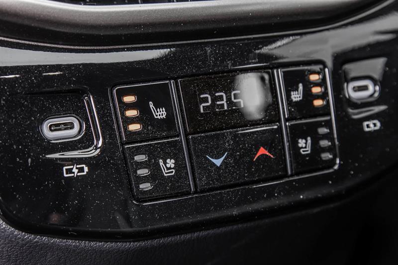 2025 Lexus RX - Image 38