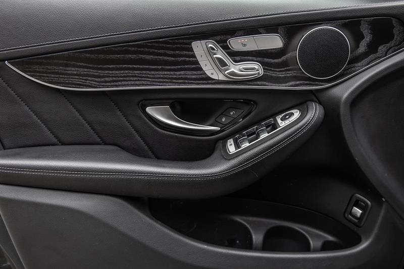2022 Mercedes-Benz GLC - Image 20