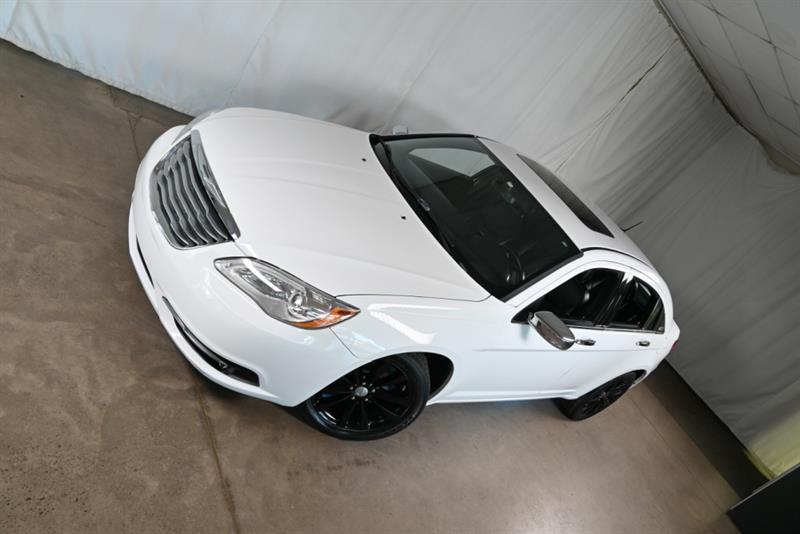 2013 Chrysler 200 - Image 4
