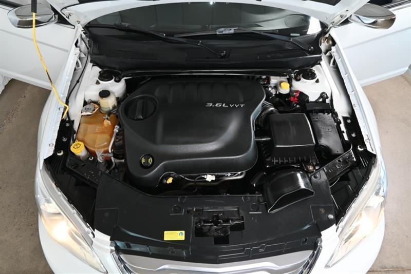 2013 Chrysler 200 - Image 35