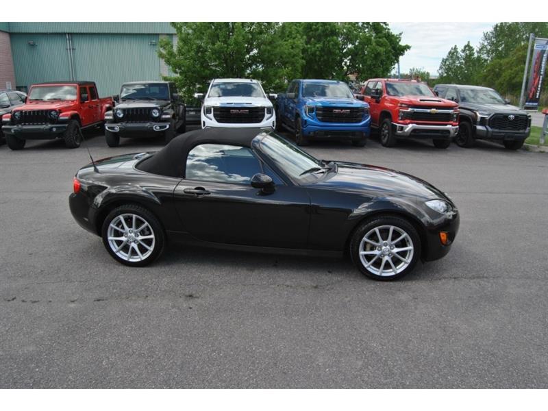 2011 Mazda Miata - Image 12