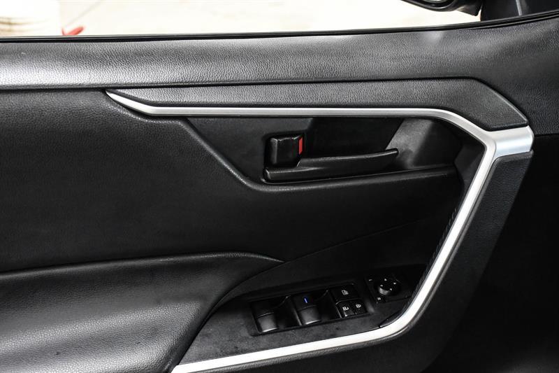 2021 Toyota RAV4 - Image 21