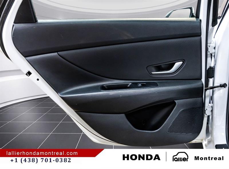 2023 Hyundai Elantra - Image 13