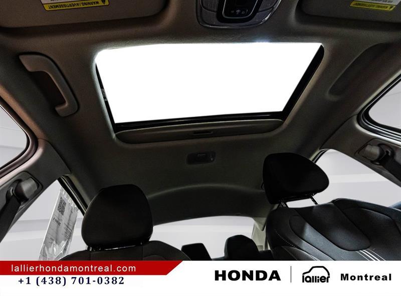 2023 Hyundai Elantra - Image 19