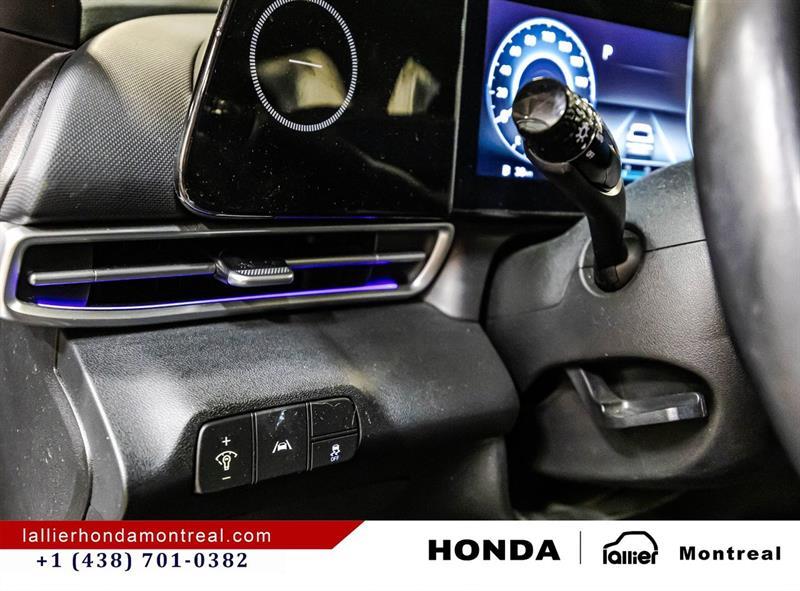 2023 Hyundai Elantra - Image 22