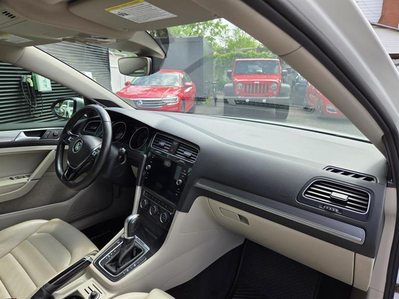 2019 Volkswagen Golf - Image 11