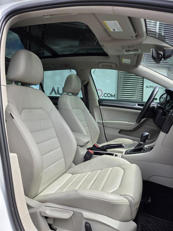 2019 Volkswagen Golf - Image 12