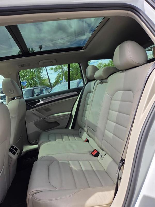 2019 Volkswagen Golf - Image 14