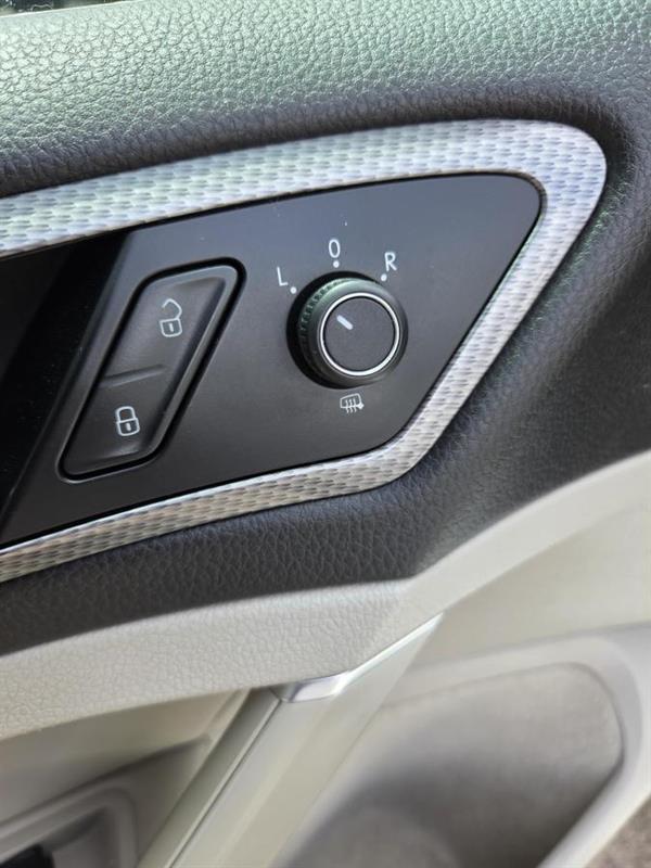 2019 Volkswagen Golf - Image 19