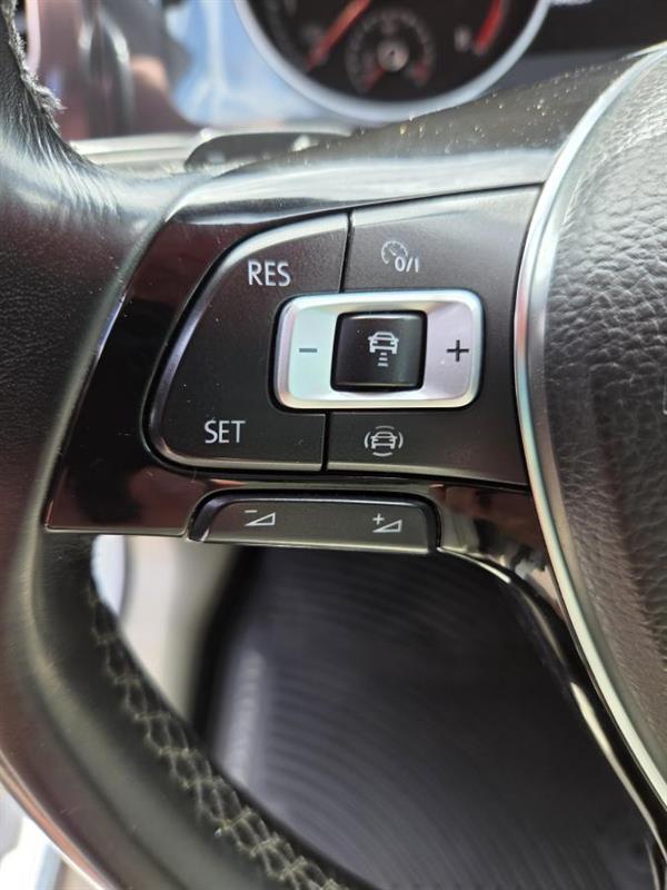 2019 Volkswagen Golf - Image 21