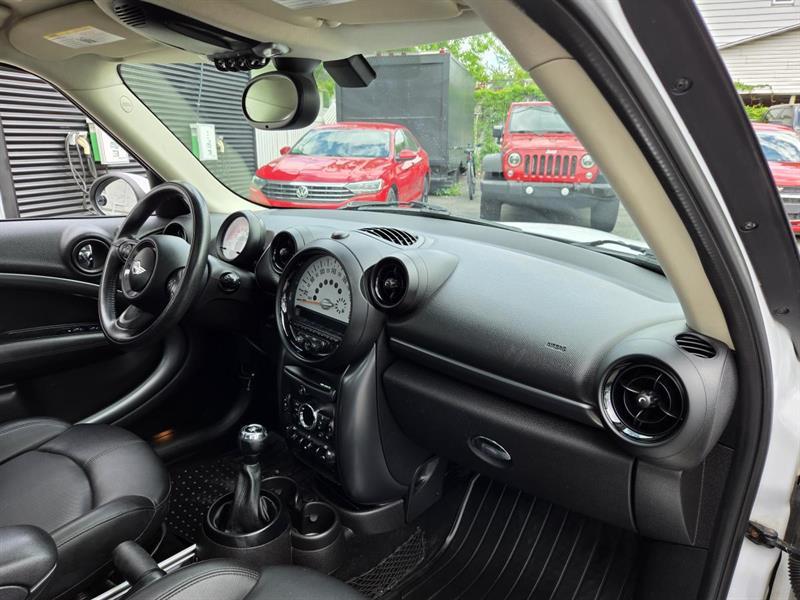 2014 Mini Countryman - Image 10