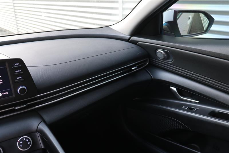 hyundai Elantra 2022 - 17