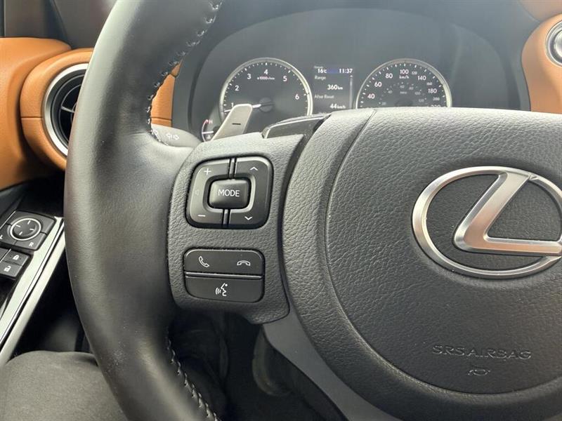 lexus IS 300 2021 - 16