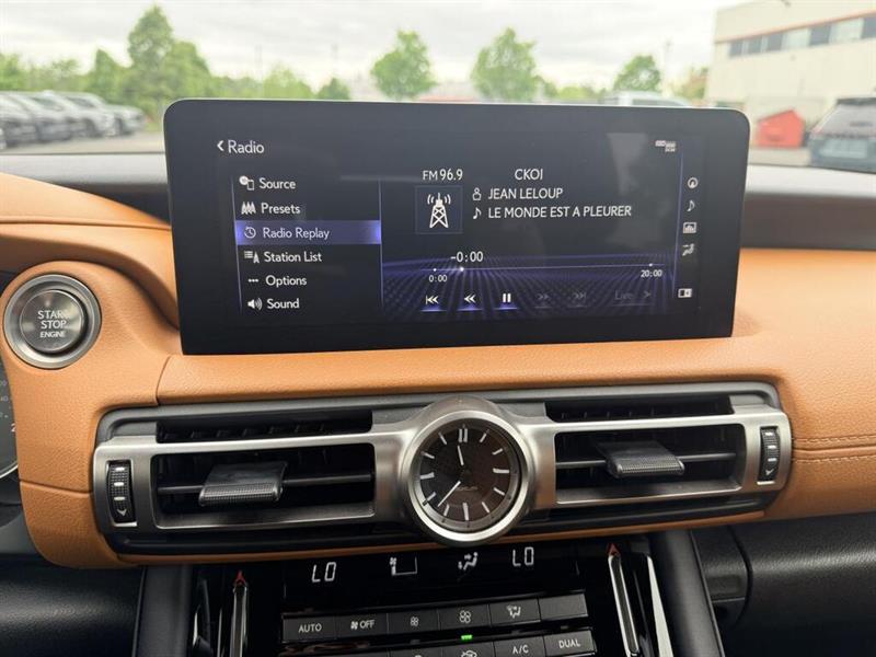 lexus IS 300 2021 - 18