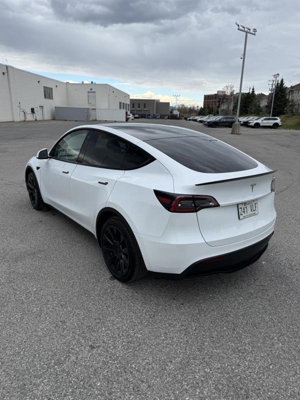 tesla Model Y 2023 - 4