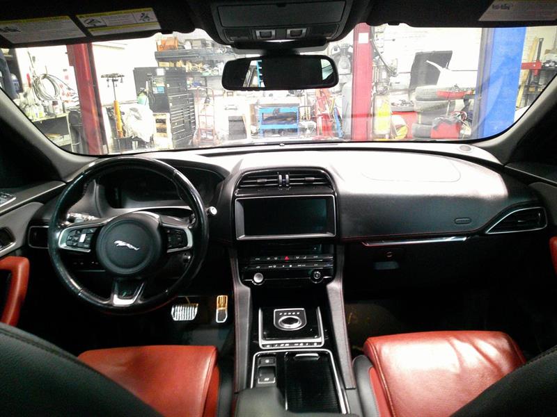 jaguar F-PACE 2018 - 12