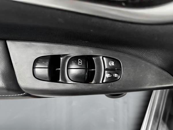 nissan Sentra 2019 - 12