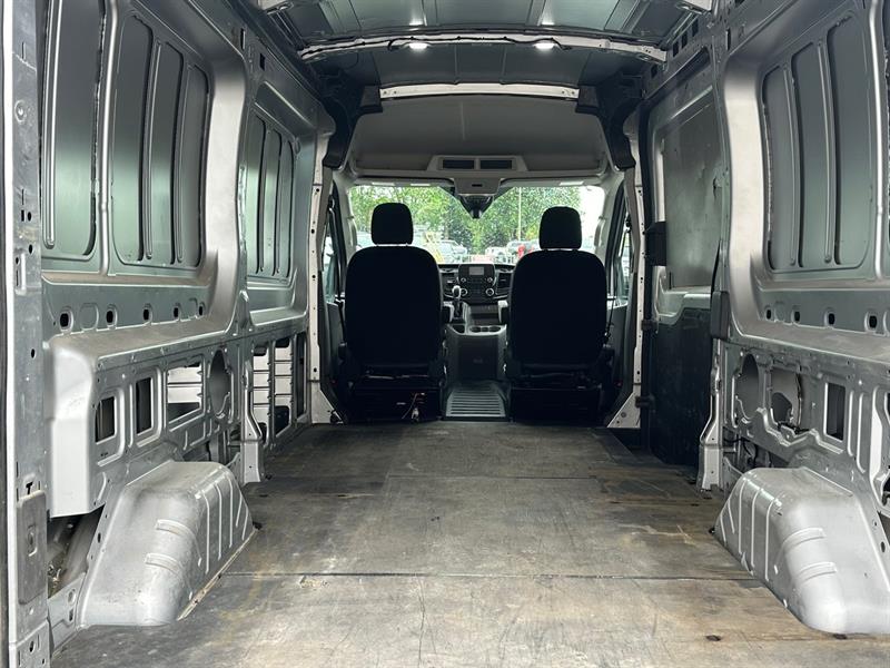 ford Transit fourgon utilitaire 2022 - 12