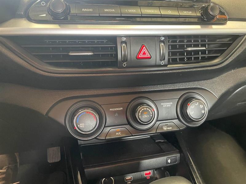 kia Forte 2022 - 14