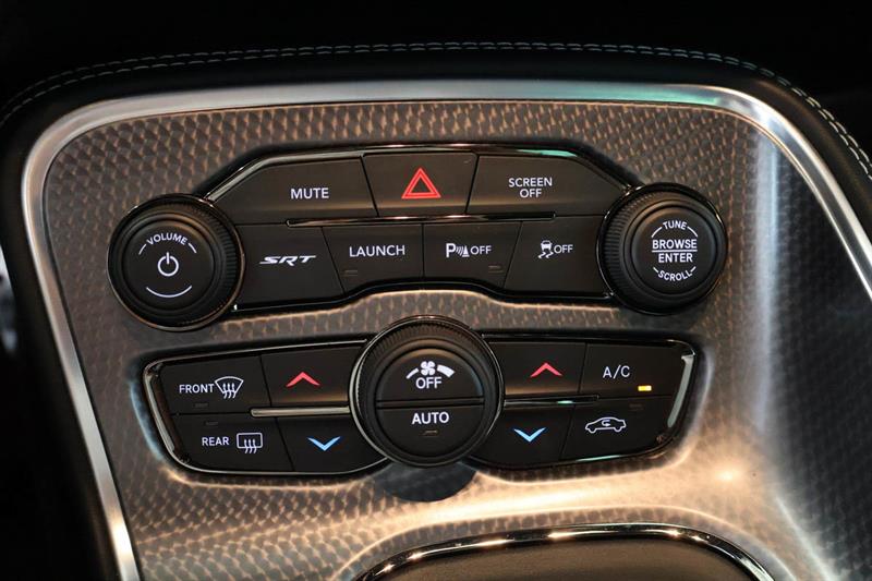 dodge Challenger 2022 - 25