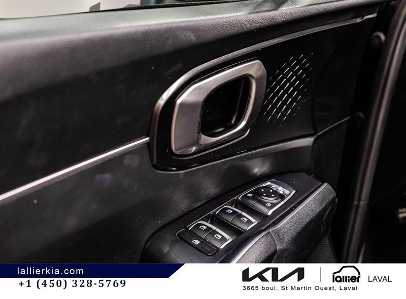 2023 Kia Sorento - Image 12