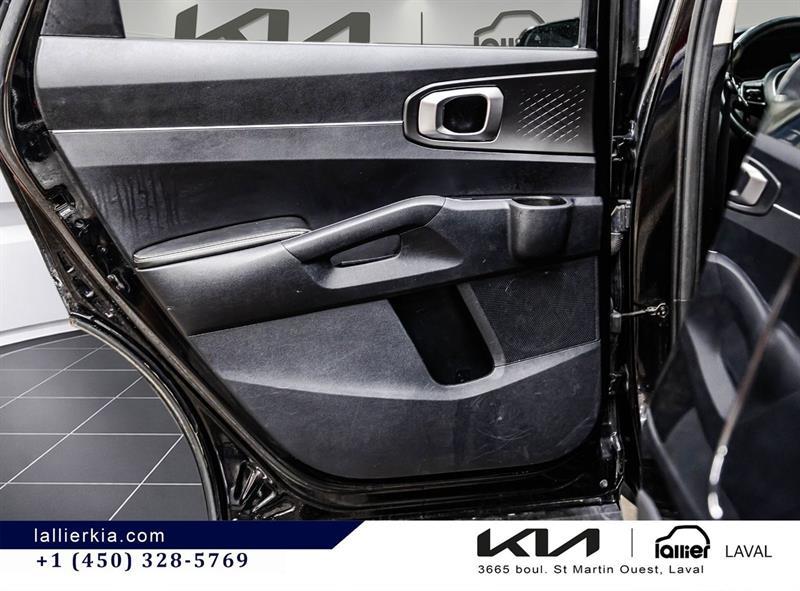 2023 Kia Sorento - Image 13