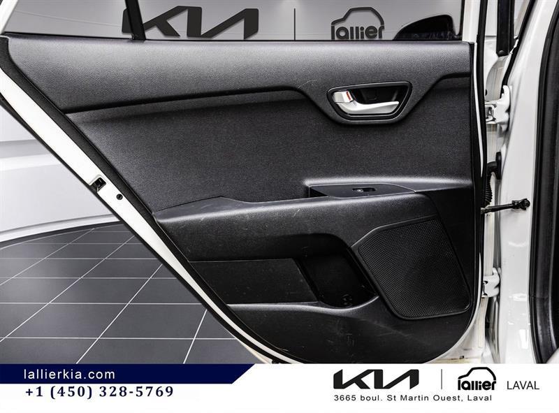 2018 Kia Rio - Image 13