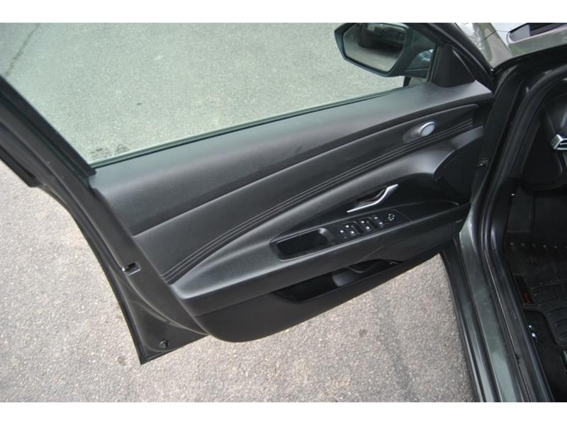 2021 Hyundai Elantra - Image 11