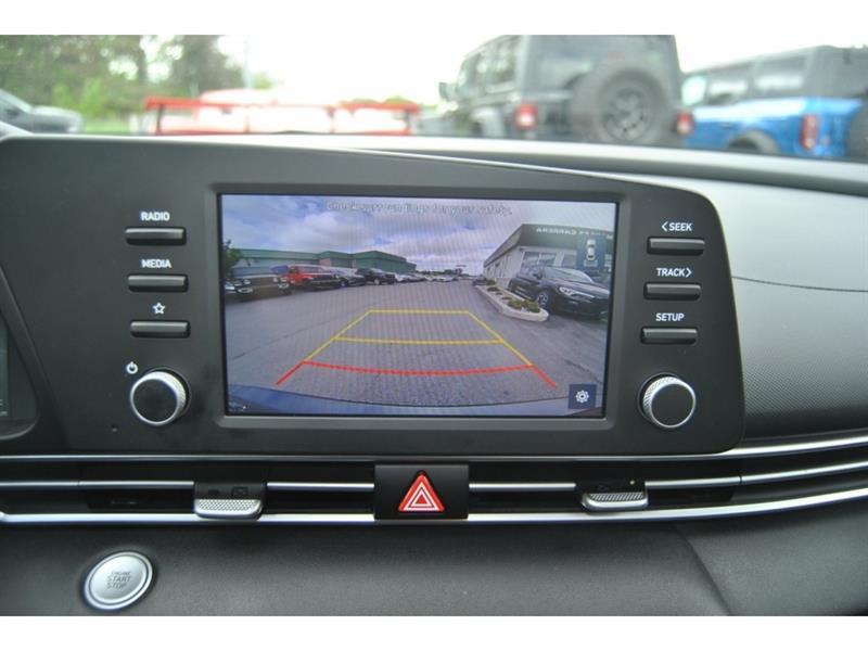 2021 Hyundai Elantra - Image 17