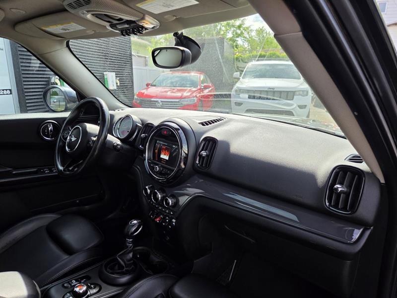 2019 Mini Countryman - Image 10