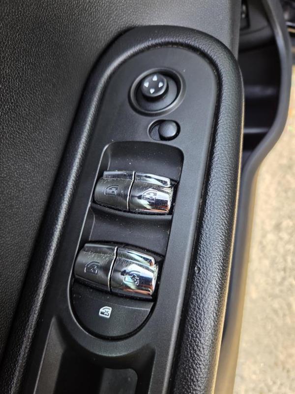 2019 Mini Countryman - Image 17