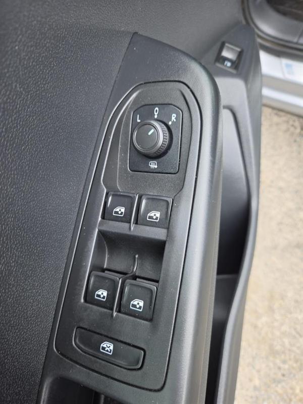 2022 Volkswagen Taos - Image 17