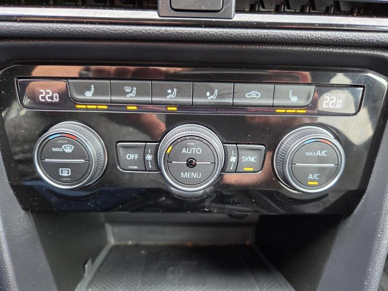 2022 Volkswagen Taos - Image 21