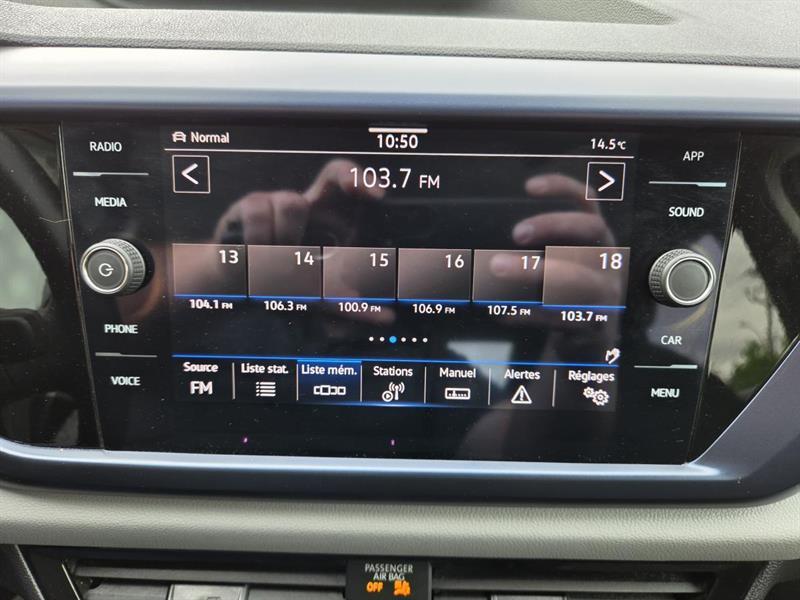 2022 Volkswagen Taos - Image 22