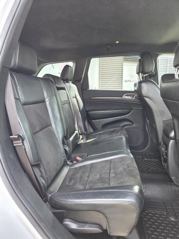 2019 Jeep Grand Cherokee - Image 12