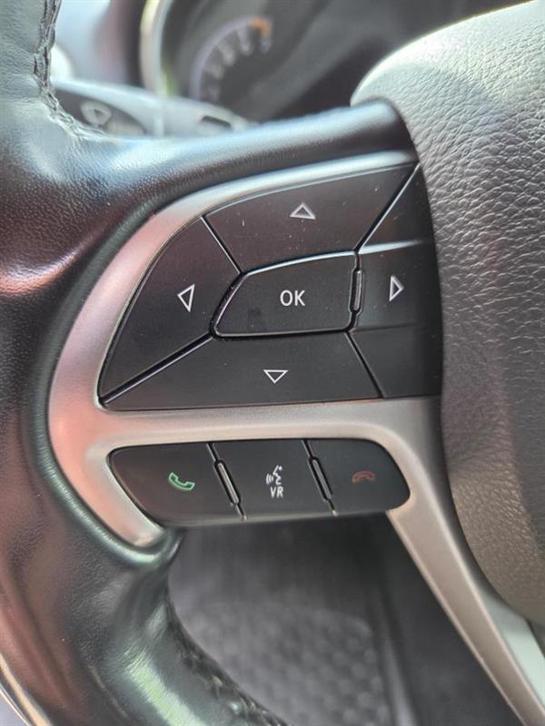 2019 Jeep Grand Cherokee - Image 18