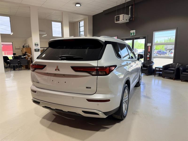 mitsubishi Outlander 2022 - 9
