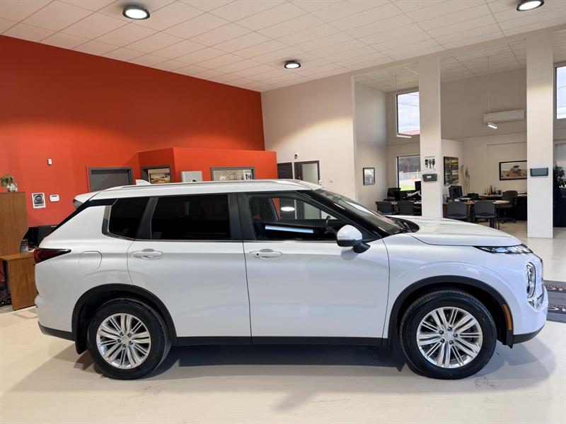 mitsubishi Outlander 2022 - 11