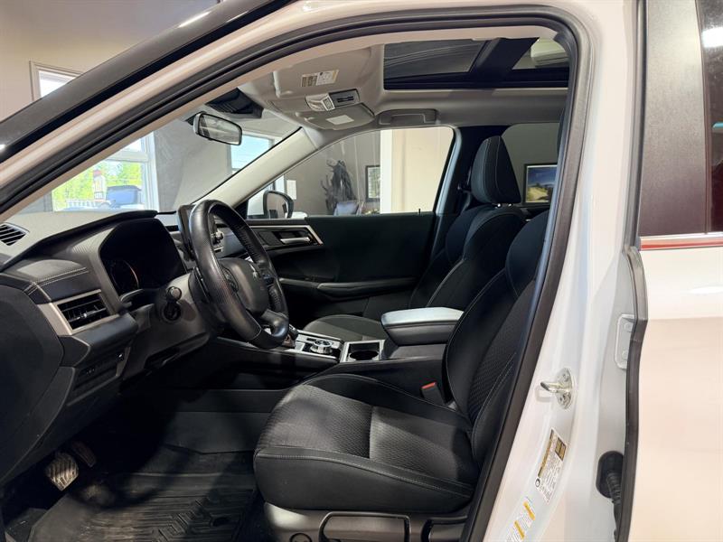 mitsubishi Outlander 2022 - 16