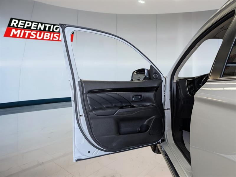 mitsubishi Outlander rechargeable 2019 - 9