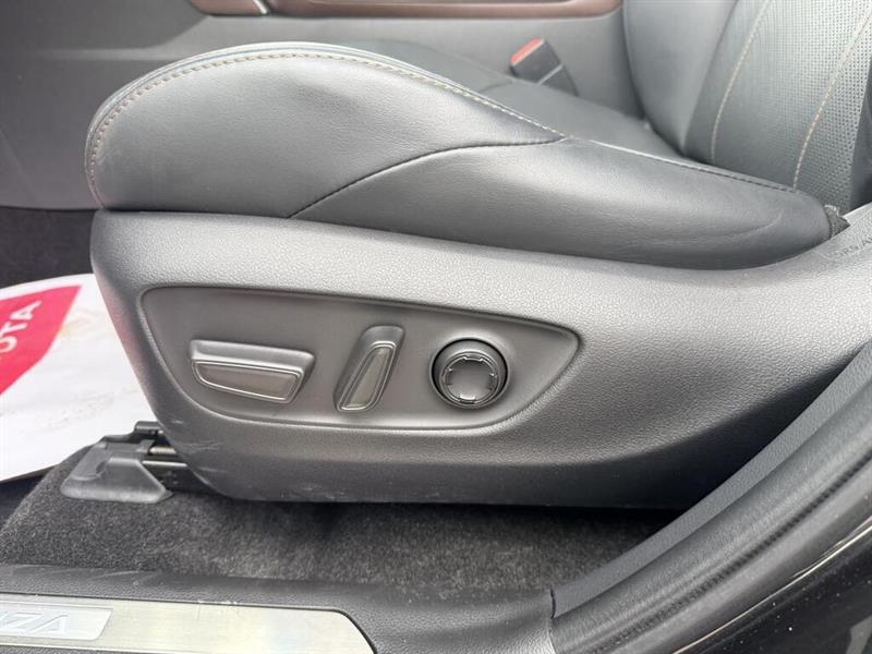 toyota Venza 2023 - 12