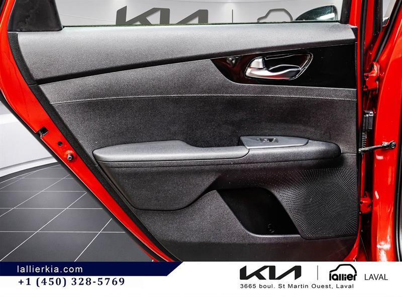 2020 Kia Forte - Image 12
