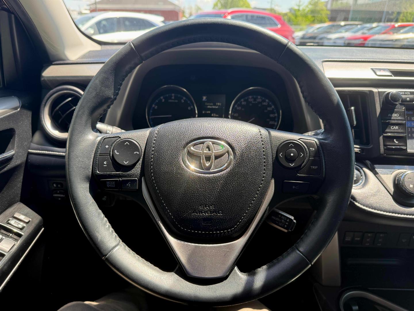 toyota RAV4 2018 - 24
