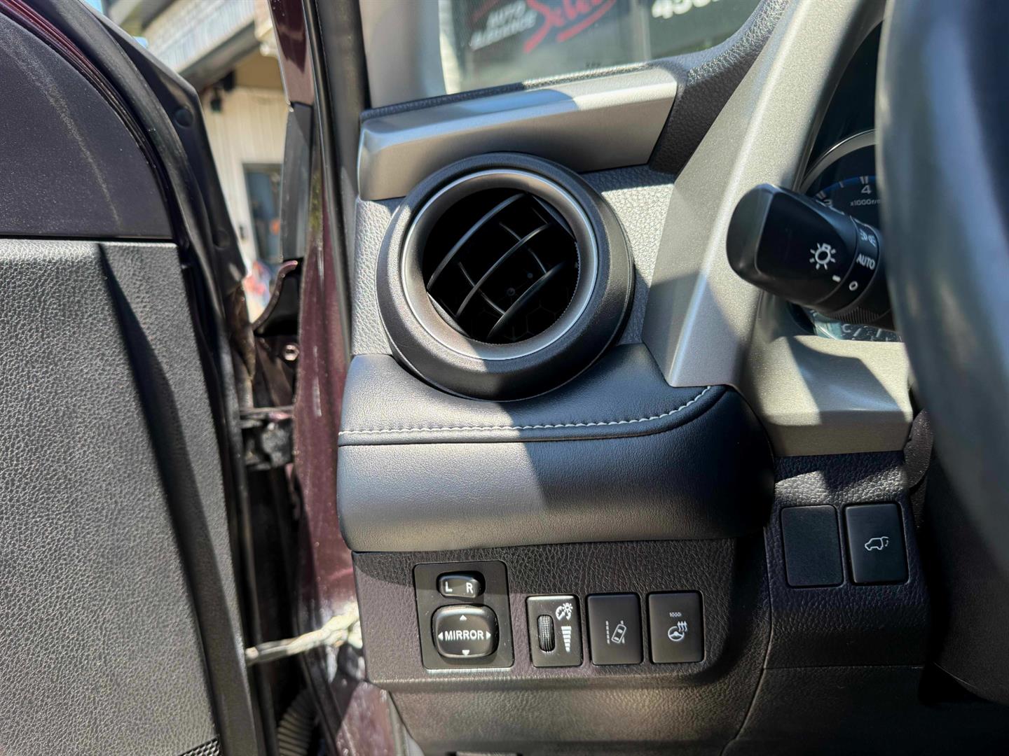 toyota RAV4 2018 - 26