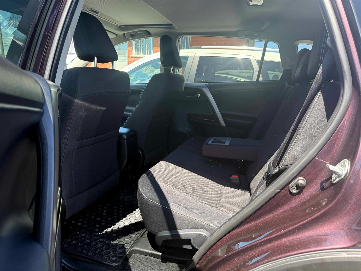 toyota RAV4 2018 - 30