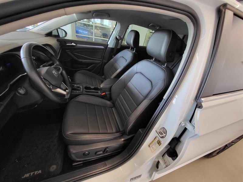 volkswagen Jetta 2023 - 10