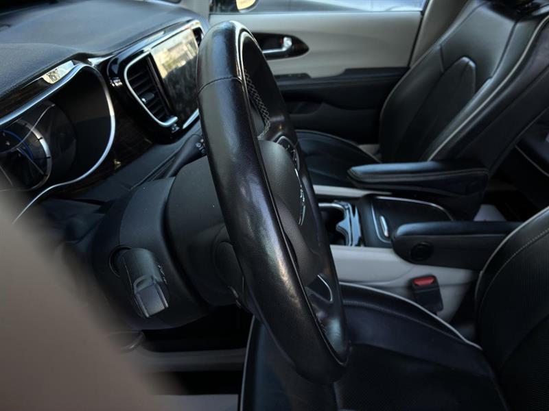 chrysler Pacifica Hybrid 2022 - 12