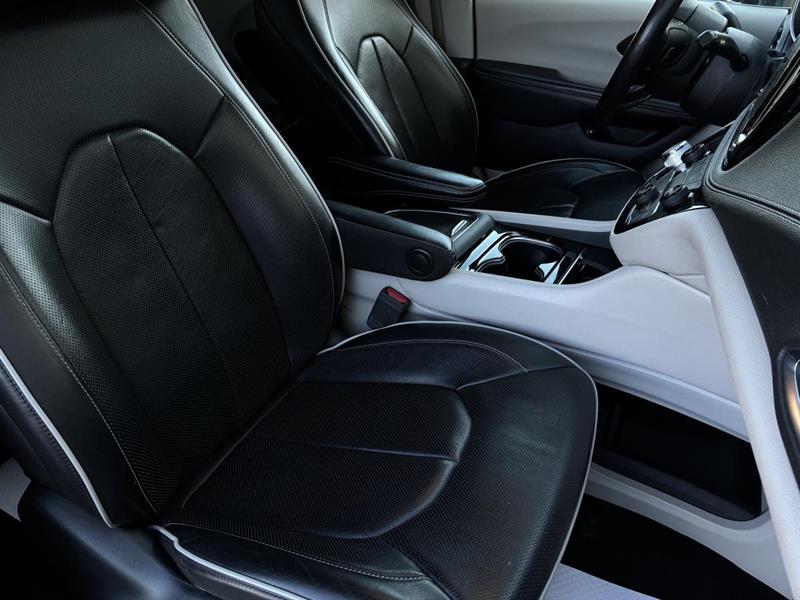 chrysler Pacifica Hybrid 2022 - 18