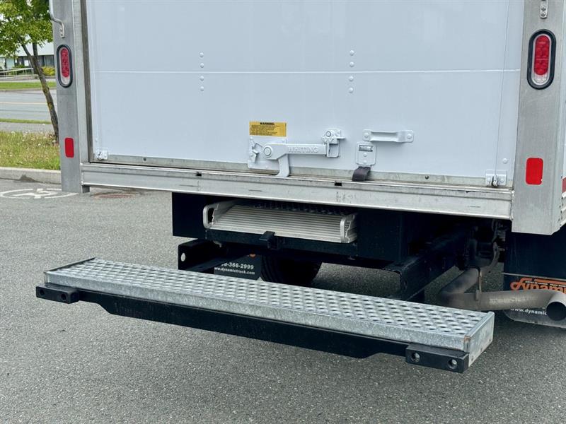 gmc Savana 3500 Cutaway Van 2023 - 8