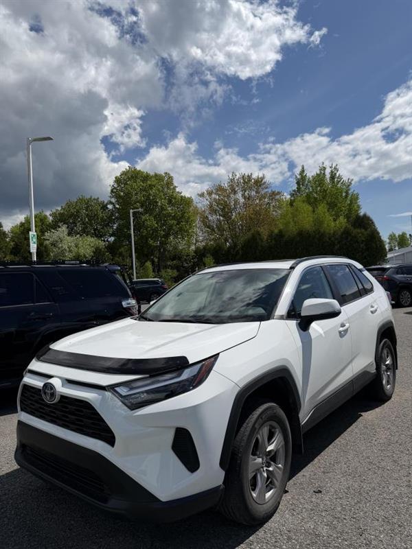 White 2023 Toyota RAV4 Hybrid XLE AWD SUV / Crossover All-Wheel Drive Continuously Variable Transmission